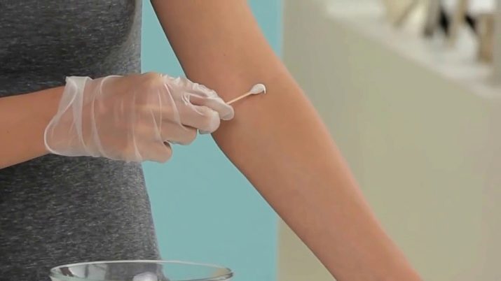 Як пофарбувати вії в домашніх умовах? Як самій собі нафарбувати вії фарбою, щоб вони були довгими і пишними? Фарбування будинку