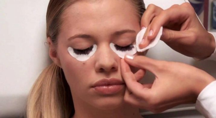 Як пофарбувати вії в домашніх умовах? Як самій собі нафарбувати вії фарбою, щоб вони були довгими і пишними? Фарбування будинку