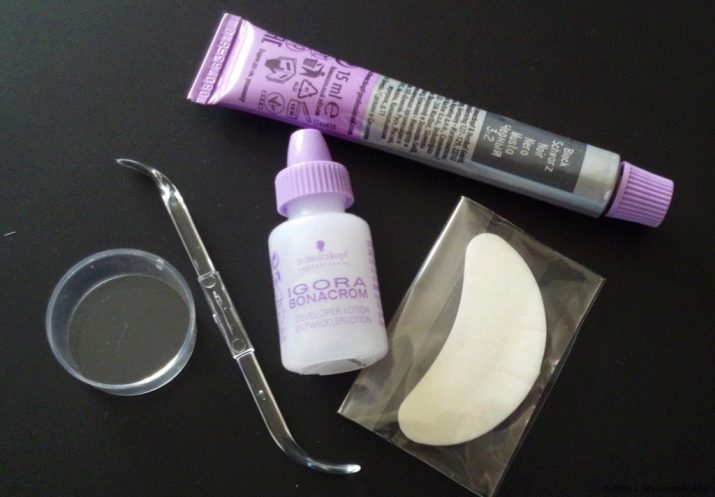 Як пофарбувати вії в домашніх умовах? Як самій собі нафарбувати вії фарбою, щоб вони були довгими і пишними? Фарбування будинку