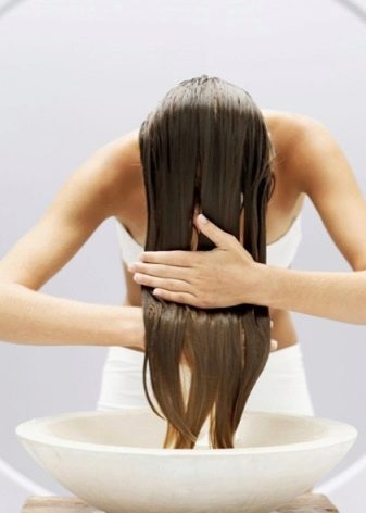 Як пофарбувати волосся в домашніх умовах? 77 фото Правильне фарбування волосся самої себе вдома професійної фарбою і натуральними засобами