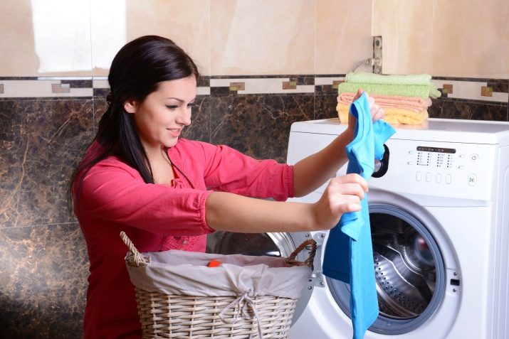 Як прибрати кошлатання з одягу без машинки в домашніх умовах, не пошкодивши її? Способи видалення для різних типів тканин