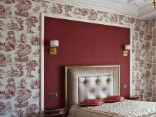 Які шпалери вибрати для спальні? 71 фото Які матеріали краще підійдуть для спальні? Варто клеїти в такій кімнаті вінілові та флізелінові шпалери?