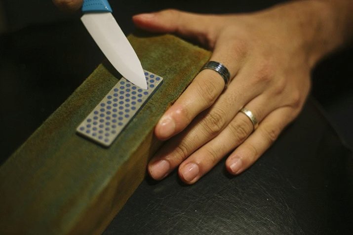 Як точити керамічні ножі? Як можна наточити керамічний ніж у домашніх умовах вручну? Як заточити будинку металокерамічний ніж?