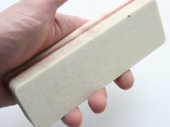 Як точити ножі бруском? 20 фото Як правильно вручну наточити алмазним і водним каменем кухонні ножі в домашніх умовах? Як вибрати точильні камені?