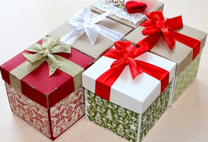 Як упакувати подарунок на Новий рік? Як красиво і оригінально загорнути новорічний подарунок своїми руками? Використовуємо мішечки і святковий папір