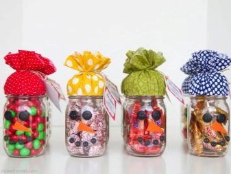 Як упакувати солодощі в подарунок? Як красиво оформити імбирні пряники, домашнє печиво у банку, кекси в подарунок своїми руками?