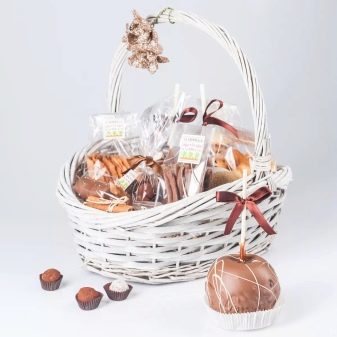 Як упакувати солодощі в подарунок? Як красиво оформити імбирні пряники, домашнє печиво у банку, кекси в подарунок своїми руками?