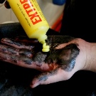 Як відмити машинне масло? 27 фото видалити плями з одягу, як відіпрати джинси і куртки в домашніх умовах