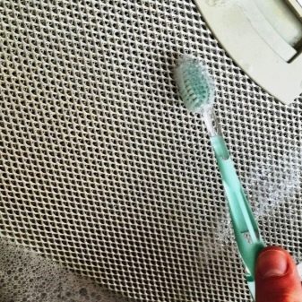 Як відмити витяжку від жиру в домашніх умовах? Як очистити решітку над плитою на кухні легко і швидко, вибираємо засоби