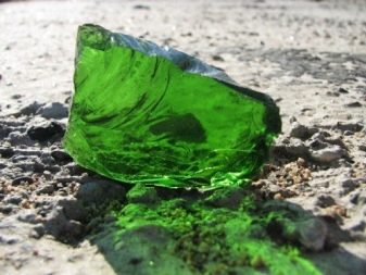 Як відрізнити натуральний смарагд від штучного? Як визначити справжність каменю в домашніх умовах?
