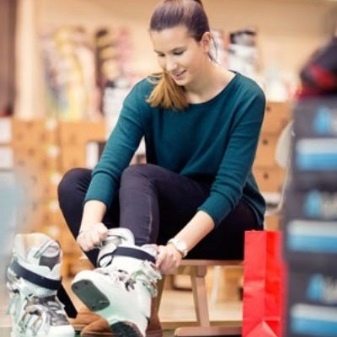 Як вибрати гірськолижні черевики (52 фото): як правильно вибирати по жорсткості, розміром і ширині колодки початківцям