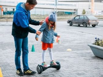 Як вибрати гироскутер для дитини 7-8 років? 20 фото Огляд кращих дитячих гироскутеров для дівчаток і хлопчиків. Чим вони корисні?
