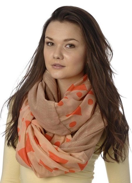 Як зав’язати великий шарф (79 фото): варіанти, як зав’язувати об’ємний шарф і шарф-плед, гарний широкий шарф на шиї