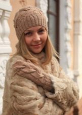 Яку шапку підібрати до шубі (72 фото): шапка під норкову, мутоновую каракулеву, лисячу, песцовую шубу, поради стиліста
