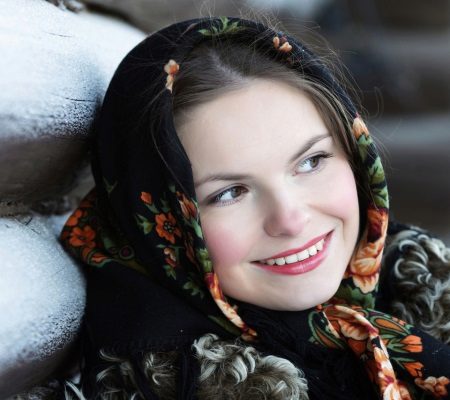 Яку шапку підібрати до шубі (72 фото): шапка під норкову, мутоновую каракулеву, лисячу, песцовую шубу, поради стиліста