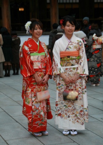 Японський костюм (61 фото): жіночий національний наряд Японії, костюм для дівчинки школярки
