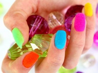Яскравий дизайн нігтів (53 фото): манікюр соковитого кольору, ідеї в яскравих тонах з камінням
