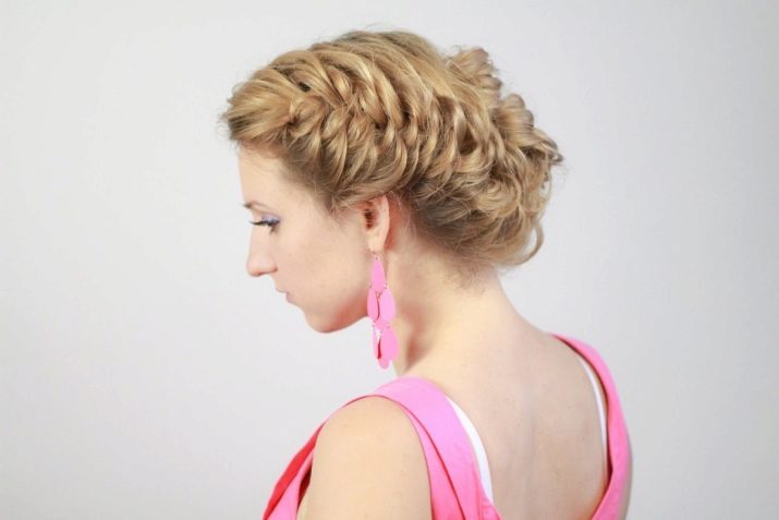 Зібрані зачіски на довге волосся (46 фото): красиві забрані і полусобранные варіанти зачісок, прості вечірні укладки