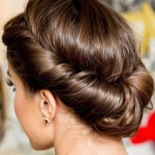 Зібрані зачіски на довге волосся (46 фото): красиві забрані і полусобранные варіанти зачісок, прості вечірні укладки