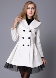 З чим носити біле пальто (89 фото): до коліна, короткий, образи з білим пальто, з якою взуттям можна носити