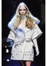 З чим носити біле пальто (89 фото): до коліна, короткий, образи з білим пальто, з якою взуттям можна носити