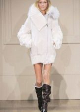З чим носити біле пальто (89 фото): до коліна, короткий, образи з білим пальто, з якою взуттям можна носити