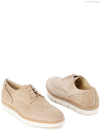 З чим носити бежеві туфлі (64 фото): чи можна носити з чорними колготками, з якими предметами гардероба краще надіти