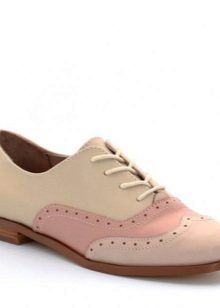 З чим носити бежеві туфлі (64 фото): чи можна носити з чорними колготками, з якими предметами гардероба краще надіти