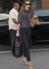 З чим носити бежеві туфлі (64 фото): чи можна носити з чорними колготками, з якими предметами гардероба краще надіти