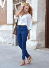 З чим носити бежеві туфлі (64 фото): чи можна носити з чорними колготками, з якими предметами гардероба краще надіти