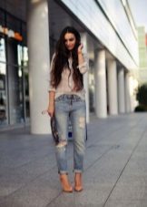 З чим носити бежеві туфлі (64 фото): чи можна носити з чорними колготками, з якими предметами гардероба краще надіти