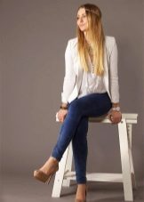 З чим носити бежеві туфлі (64 фото): чи можна носити з чорними колготками, з якими предметами гардероба краще надіти