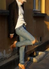 З чим носити бежеві туфлі (64 фото): чи можна носити з чорними колготками, з якими предметами гардероба краще надіти