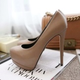 З чим носити бежеві туфлі (64 фото): чи можна носити з чорними колготками, з якими предметами гардероба краще надіти