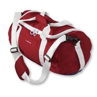 З чим носити червону сумку (95 фото): влітку лакову та шкіряну через плече жінкам, маленькі і спортивні, стильні образи