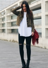 З чим носити червону сумку (95 фото): влітку лакову та шкіряну через плече жінкам, маленькі і спортивні, стильні образи