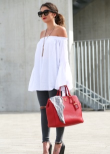 З чим носити червону сумку (95 фото): влітку лакову та шкіряну через плече жінкам, маленькі і спортивні, стильні образи