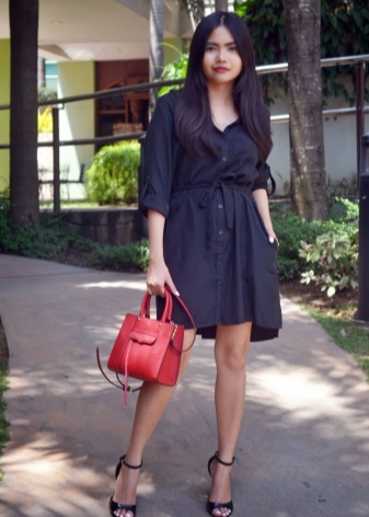 З чим носити червону сумку (95 фото): влітку лакову та шкіряну через плече жінкам, маленькі і спортивні, стильні образи