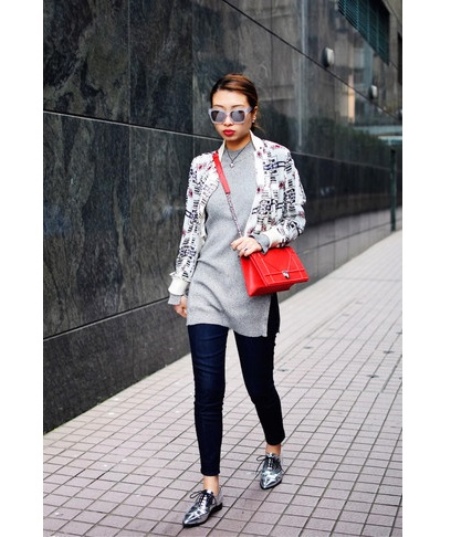 З чим носити червону сумку (95 фото): влітку лакову та шкіряну через плече жінкам, маленькі і спортивні, стильні образи