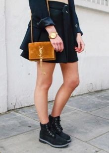 З чим носити «тімберленди»? Поєднання з джинсами і спортивними штанами, зелених і рудих, чорних та білих, блакитних і жовтих черевик