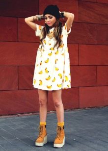 З чим носити «тімберленди»? Поєднання з джинсами і спортивними штанами, зелених і рудих, чорних та білих, блакитних і жовтих черевик