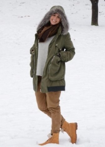 З чим носити «тімберленди»? Поєднання з джинсами і спортивними штанами, зелених і рудих, чорних та білих, блакитних і жовтих черевик