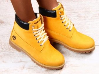 З чим носити «тімберленди»? Поєднання з джинсами і спортивними штанами, зелених і рудих, чорних та білих, блакитних і жовтих черевик