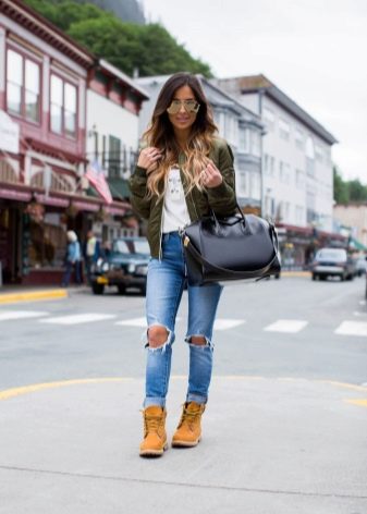 З чим носити «тімберленди»? Поєднання з джинсами і спортивними штанами, зелених і рудих, чорних та білих, блакитних і жовтих черевик