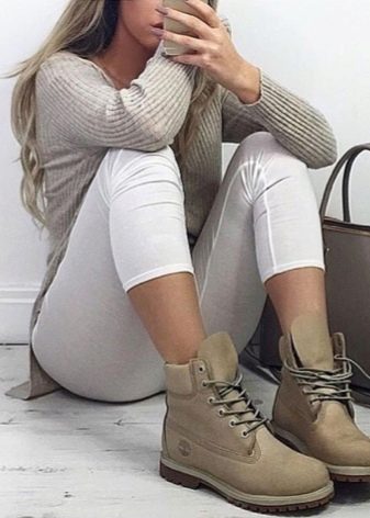 З чим носити «тімберленди»? Поєднання з джинсами і спортивними штанами, зелених і рудих, чорних та білих, блакитних і жовтих черевик