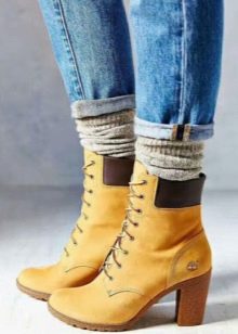 З чим носити «тімберленди»? Поєднання з джинсами і спортивними штанами, зелених і рудих, чорних та білих, блакитних і жовтих черевик