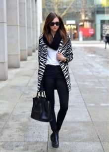 З чим носити жіночі черевики челсі? 78 фото Поєднання челсі без каблука з спідницею і сукнею, брюками і джинсами