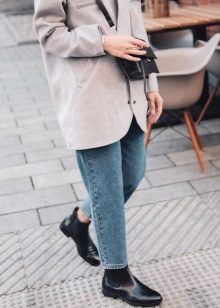 З чим носити жіночі черевики челсі? 78 фото Поєднання челсі без каблука з спідницею і сукнею, брюками і джинсами