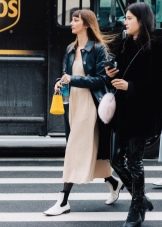 З чим носити жіночі черевики челсі? 78 фото Поєднання челсі без каблука з спідницею і сукнею, брюками і джинсами