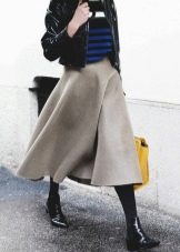 З чим носити жіночі черевики челсі? 78 фото Поєднання челсі без каблука з спідницею і сукнею, брюками і джинсами